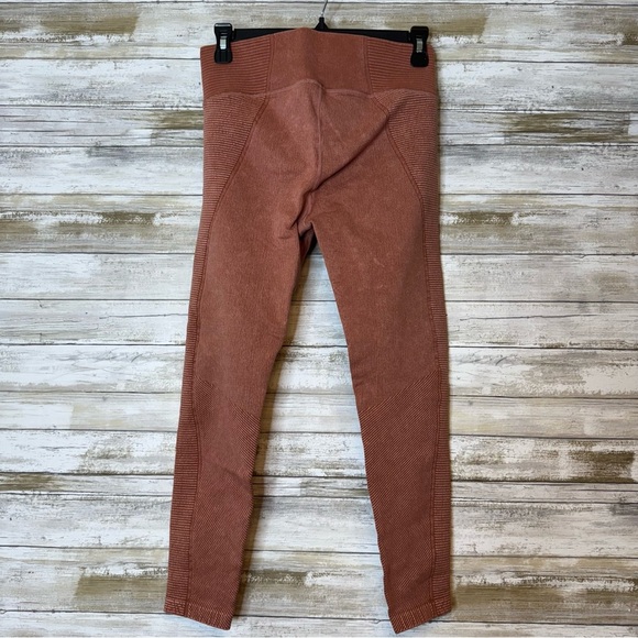 Aerie Offline Women’s Burnt Orange Ribbed Leggings size Medium - Picture 4 of 9